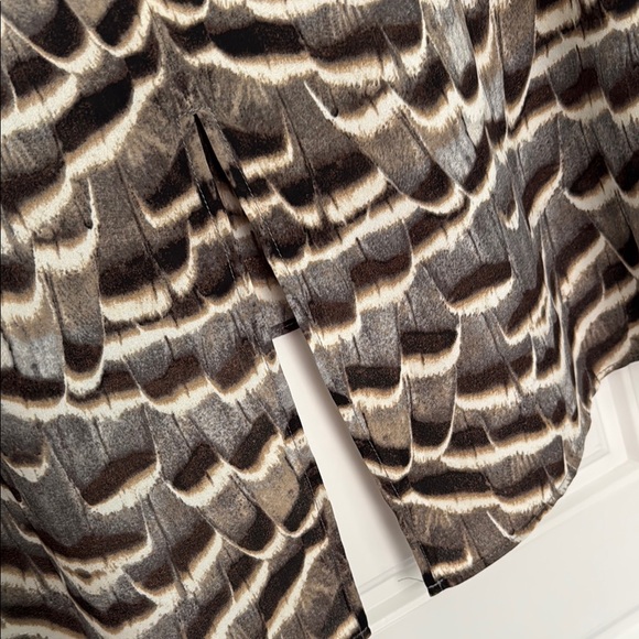 Rose & Olive Black and Gray Patterned Blouse - Picture 6 of 10